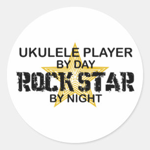 Ukulele Rockstar bei Nacht Runder Aufkleber