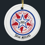 Ultimate Frisbee Christmas Tree Ornament Custom<br><div class="desc">Suchen Sie ein perfektes Geschenk für Ihr ultimatives Frisbee-Team oder vielleicht jemand,  der ein ultimativer Frisbefan ist? Dieses Weihnachtsbaumschmuck von Frisbee eignet sich auch für Golfspieler aus Frisbee. Sie können das frisbee Ornament mit Ihrem Teamnamen und dem Jahr oder Datum anpassen oder personalisieren.</div>