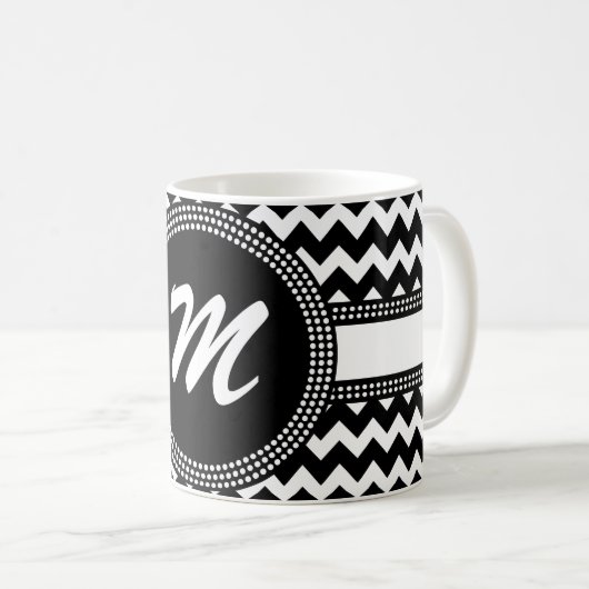 Ultra Chic-Schwarzweiss-Zickzack-Zickzack Kaffeetasse (VorderseiteRechts)