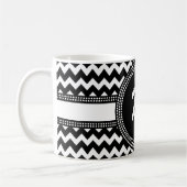 Ultra Chic-Schwarzweiss-Zickzack-Zickzack Kaffeetasse (Links)