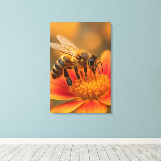 Ultra Macro Honeybee Close Up Photorealistic Leinwanddruck (Insitu (Holzboden))