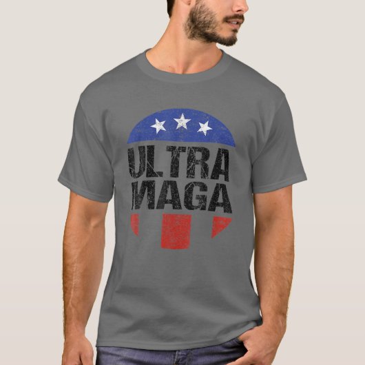 Ultra Maga Funny American Flag Lover T-Shirt (Vorderseite)