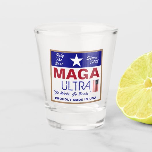 Ultra Maga Schnapsglas (Vorderseite)