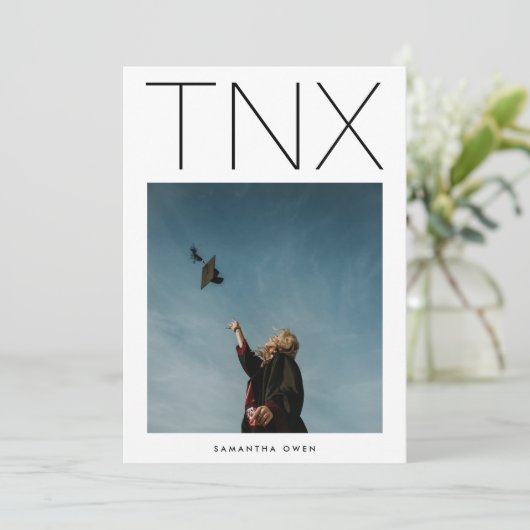 Ultra Modern Black TNX Einfaches Foto Abschluss Dankeskarte (Stehend Vorderseite)
