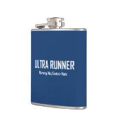 Ultra Runner, Warnung kann Nuts enthalten Flachmann (Links)