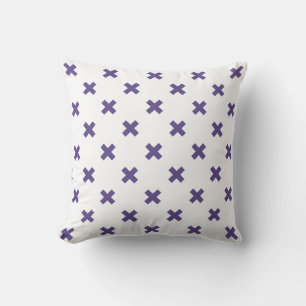 Ultra violette Kreuzstiche auf weiß Kissen