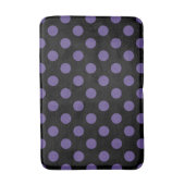 Ultra violette Polka Punkte auf schwarz Badematte (Vorderseite Vertikal)