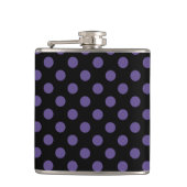 Ultra violette Polka Punkte auf schwarz Flachmann (Vorderseite)