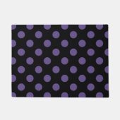 Ultra violette Polka Punkte auf schwarz Fußmatte (Vorderseite)