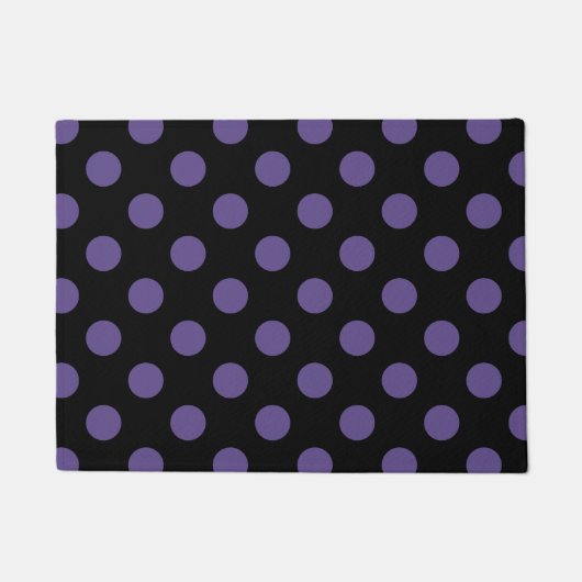 Ultra violette Polka Punkte auf schwarz Fußmatte (Vorderseite)