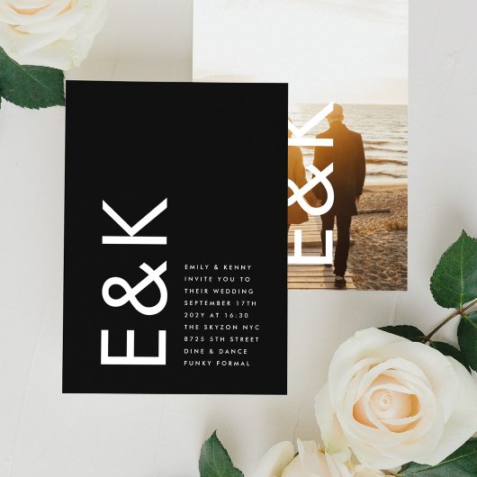 Ultramodern | FOTO | Bold Monogram Wedding Einladung