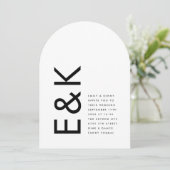 Ultramoderne Arch-Monogramm-Hochzeit Einladung (Stehend Vorderseite)