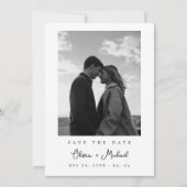 Ultramoderne Minimalistische Typografie-Foto-Hochz Save The Date (Vorderseite)