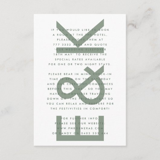 Ultramoderne, muffige Big Monogram Sage Green Wedd Begleitkarte (Vorderseite)