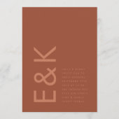 Ultramoderne Wüste kühne Monogram Terracotta Einladung (Vorderseite)