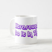 UltraschallTechs tun es im dunklen lila Logo 3D Kaffeetasse (Vorderseite Links)