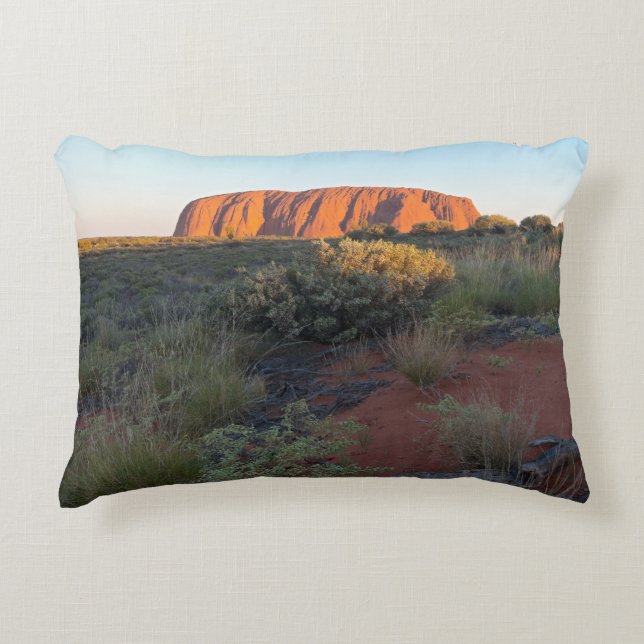 Uluru Sunrise and Desert Flora Dekokissen (Vorderseite)