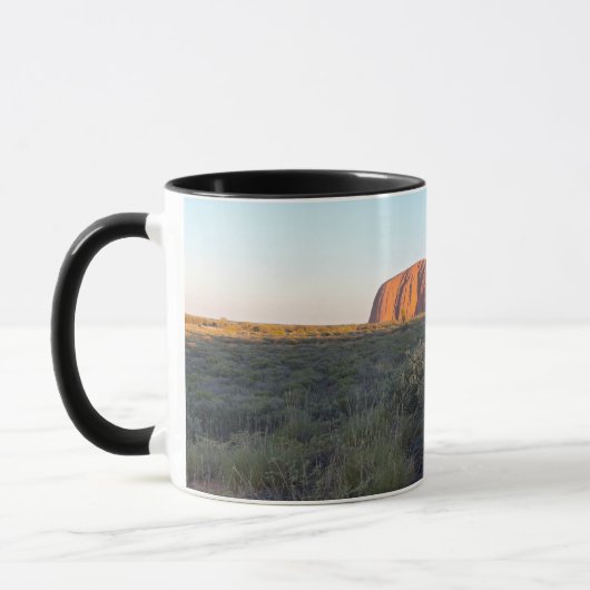 Uluru Sunrise und Wüstenflora Tasse (Links)