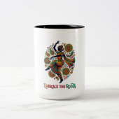 Umarme den Roots Dance Zweifarbige Tasse (Mittel)