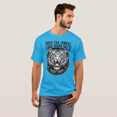 Umarme den wilden Geist des Tigers, beherrsche den T-Shirt (Vorne ganz)