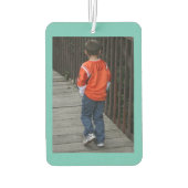 Umarmen eines Mops Foto Air Freshener Autolufterfrischer (Rückseite)