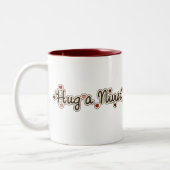 Umarmen von T - Shirt und Geschenken Zweifarbige Tasse (Links)