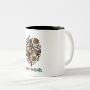 Umarmt den Roots Dance Zweifarbige Tasse