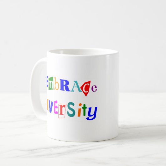 Umarmung der Diversity-Tasse Kaffeetasse (Vorderseite Links)