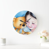 Umarmung eines Bären Große Wanduhr (Zuhause)