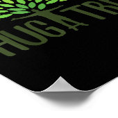 Umarmung eines Baumes - Baumhugger, Earth Day Lieb Poster (Ecke)