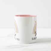 Umarmung in einer Tasse, die an dich denkt Zweifarbige Tasse (Mittel)