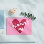 Umarmung über große Entfernungen! Big Pink Heart Postkarte