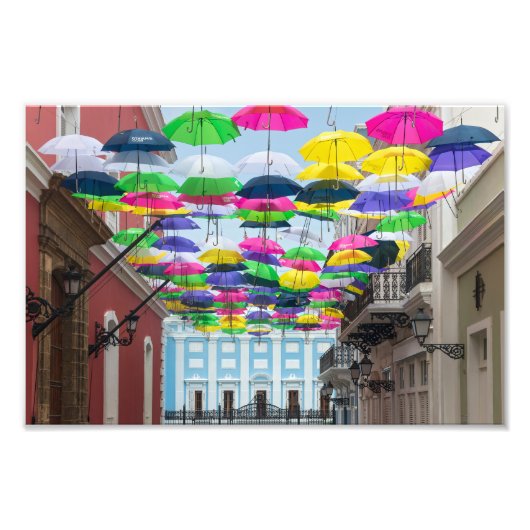 Umbrellas über den Straßen von San Juan und dem He Fotodruck (Vorne)