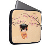 Ume Kokeshi Doll - Japanisch Peach Geisha Girl Laptopschutzhülle (Vorne Rechts)
