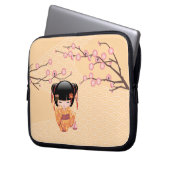 Ume Kokeshi Doll - Japanisch Peach Geisha Girl Laptopschutzhülle (Vorderseite Links)