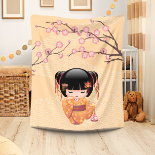 Ume Kokeshi Puppe - Japanisches Mädchen in Pfirsic Fleecedecke