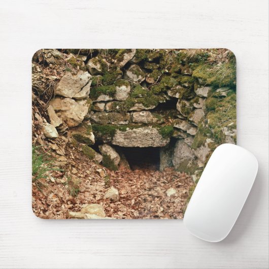 Umfaßter Eingang zu einem Tumulus Mousepad (Mit Mouse)