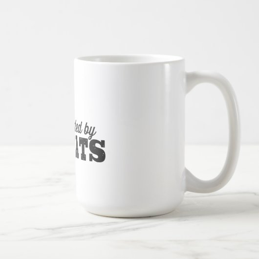 Umgeben durch Asshats - Tassen-Schuss Kaffeetasse (Rechts)