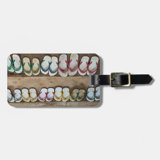 Umgedreht Flop-Sandeln Gepäckanhänger (Vorderseite horizontal)