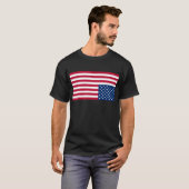Umgedrehte USA-Flagge (Bedrängnis-Signal) T-Shirt (Vorne ganz)