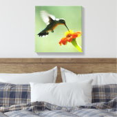 Umhüllte Leinwand von Kolibris und Blume (Insitu (Schlafzimmer))