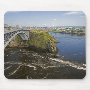 Umkehrende Fälle am St. John River in St. Mousepad