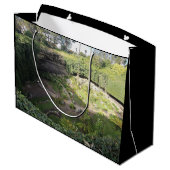 Umpherston Sinkhole Verstecktes Heiligtum Große Geschenktüte (Rückseite Schrägansicht)