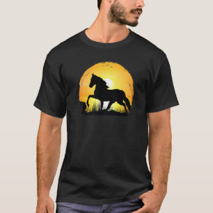 Umriss der Pferderasse Haflinger bei Sonnenunterga T-Shirt