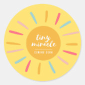 Umschlag Aufkleber, kleines Wunder, gelbe Babydusc Runder Aufkleber (Vorderseite)
