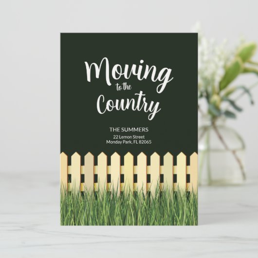 Umzug in das Land mit Sammelzaun und Gras Einladung (Stehend Vorderseite)