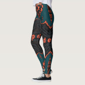 Unabhängig in Orange und Green Leggings (Links)
