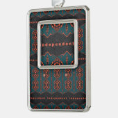 Unabhängig und stolz Rahmen-Ornament silber (Links)