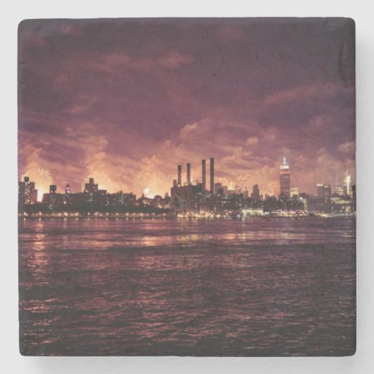 Unabhängigkeitstag-Feuerwerke hinter Manhattan Steinuntersetzer (Vorderseite)