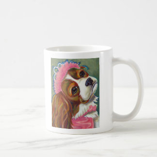 Unbekümmerte Königcharles Spaniel-Hundeprinzessin Kaffeetasse